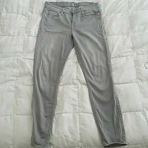 Like new Seven gray skinny ankle jeans